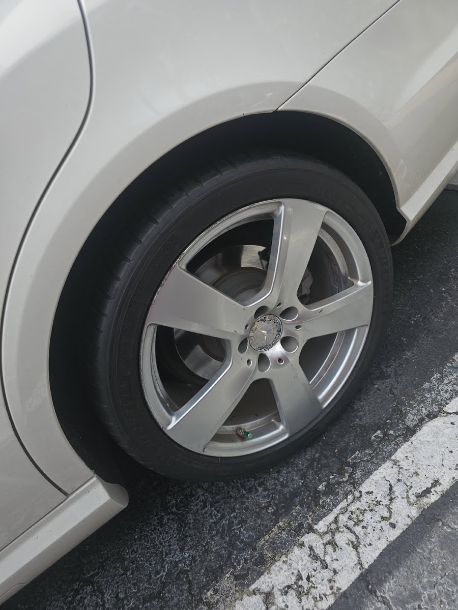 Sandalfoot tire shop